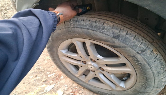 2022 Renault TRIBER RXZ, Petrol, Manual, 41,619 km, tyre