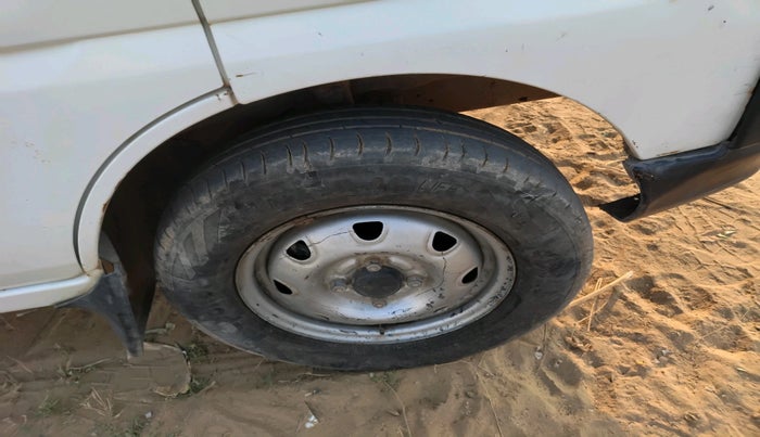 2011 Maruti Eeco 5 STR WITH A/C+HTR CNG, Petrol, Manual, 56,243 km, tyre