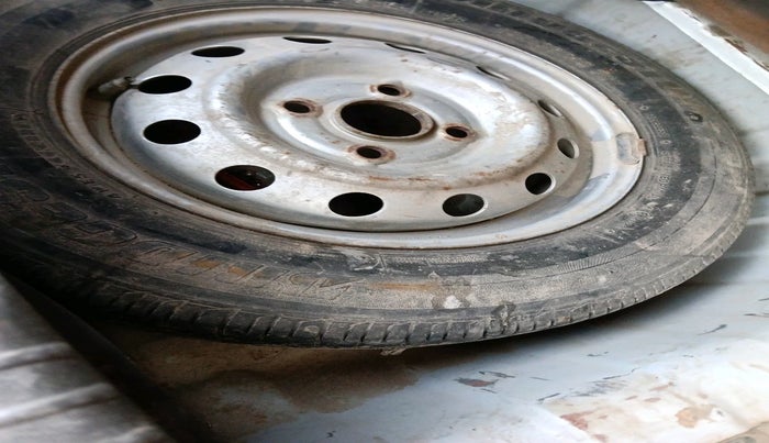 2014 Hyundai i10 MAGNA 1.1, Petrol, Manual, 66,668 km, tyre