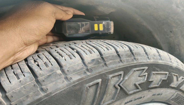 2014 Renault Duster 85 PS RXL DIESEL, Diesel, Manual, 1,22,487 km, tyre