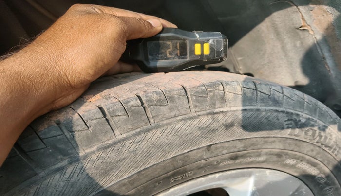 2014 Renault Duster 85 PS RXL DIESEL, Diesel, Manual, 1,22,487 km, tyre