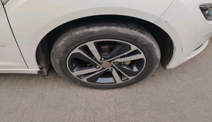 2023 Tata ALTROZ XZ PLUS SUNROOF CNG, Petrol, Manual, 68,473 km, tyre