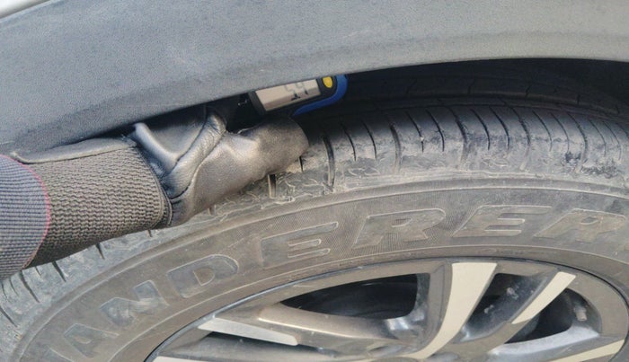 2022 Mahindra XUV700 AX 5 P MT 5 STR, Petrol, Manual, 12,290 km, tyre