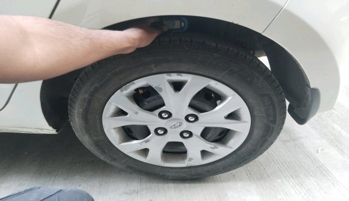 2016 Hyundai Grand i10 SPORTZ 1.2 KAPPA VTVT, Petrol, Manual, 84,034 km, tyre