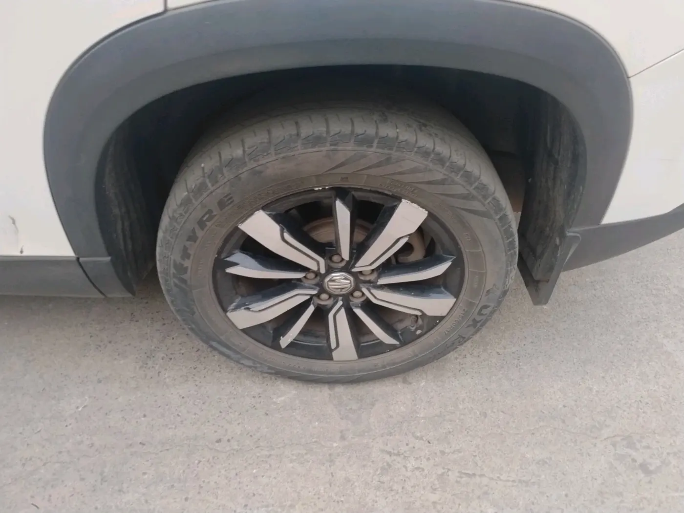 2019 MG HECTOR SHARP 1.5 DCT PETROL, Petrol, Automatic, 1,02,500 km, tyre