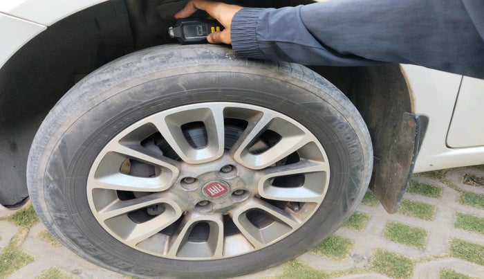 2015 Fiat Punto EVO EMOTION 1.3 MULTIJET, Diesel, Manual, 79,448 km, tyre