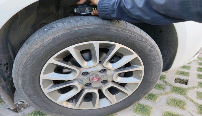 2015 Fiat Punto EVO EMOTION 1.3 MULTIJET, Diesel, Manual, 79,448 km, tyre