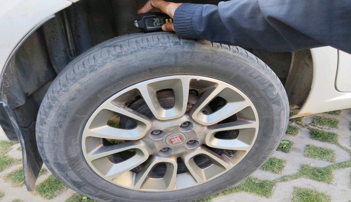 2015 Fiat Punto EVO EMOTION 1.3 MULTIJET, Diesel, Manual, 79,448 km, tyre