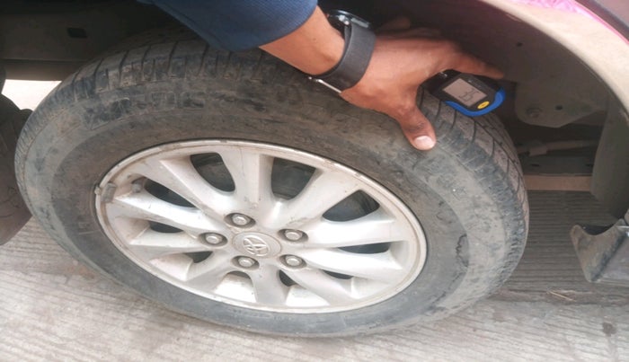 2014 Toyota Innova 2.5 ZX 7 STR, Diesel, Manual, 92,814 km, tyre