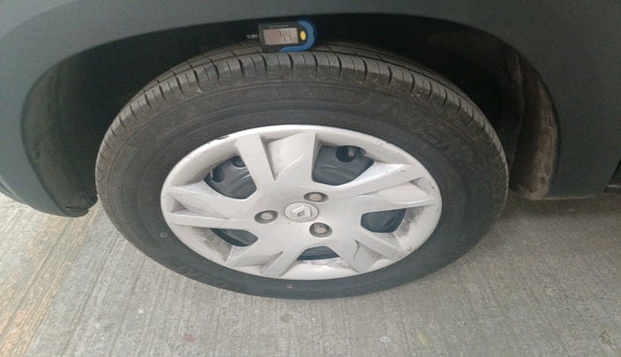 2023 Renault Kwid RXT 1.0 AMT, Petrol, Automatic, 42,043 km, tyre