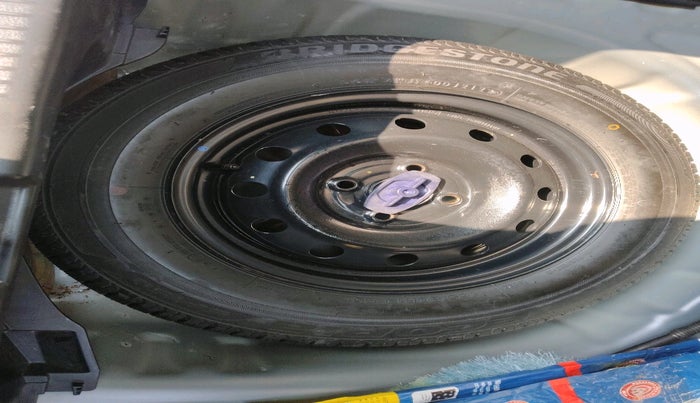 2023 Maruti Swift VXI, Petrol, Manual, 23,221 km, tyre