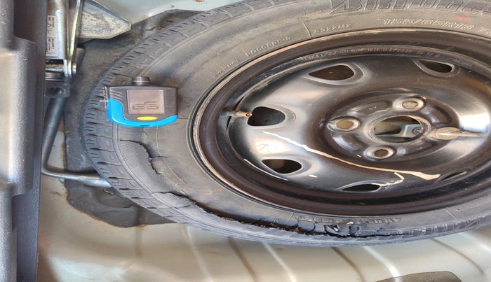 2015 Maruti Alto K10 VXI, Petrol, Manual, 94,603 km, tyre