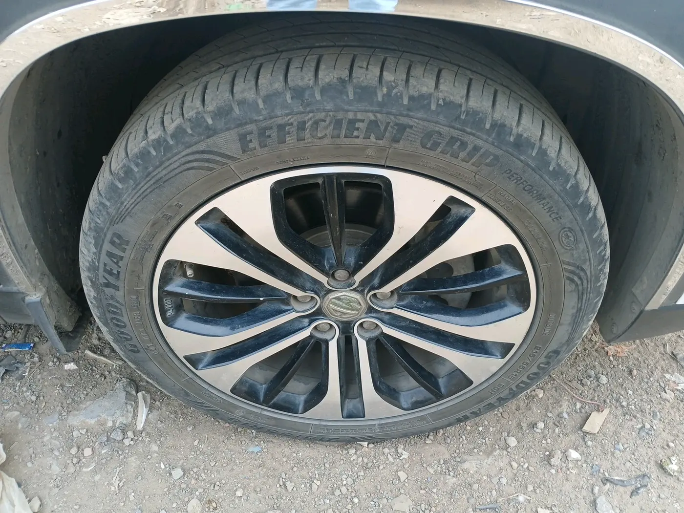 2021 MG HECTOR PLUS SELECT 2.0 DIESEL TURBO MT 7-STR, Diesel, Manual, 41,263 km, tyre