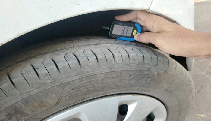 2012 Hyundai i10 MAGNA 1.1, Petrol, Manual, 83,778 km, tyre