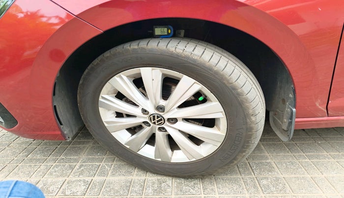 2022 Volkswagen VIRTUS HIGHLINE TSI 1.0 AT, Petrol, Automatic, 83,467 km, tyre