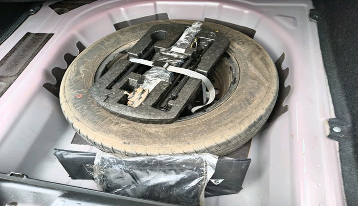 2022 Volkswagen VIRTUS HIGHLINE TSI 1.0 AT, Petrol, Automatic, 83,467 km, tyre