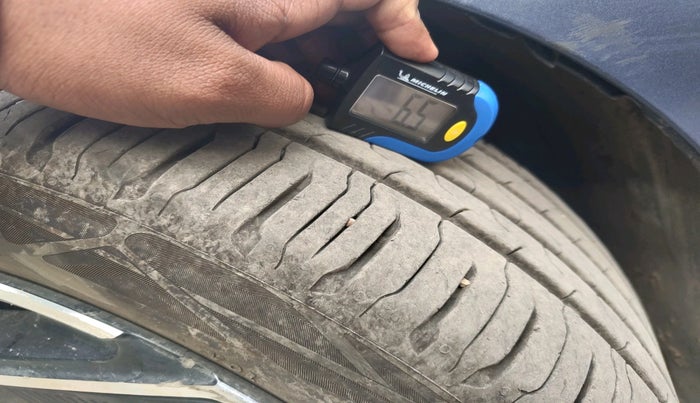 2024 BYD Seal  Premium, Electric, Automatic, 29,000 km, tyre