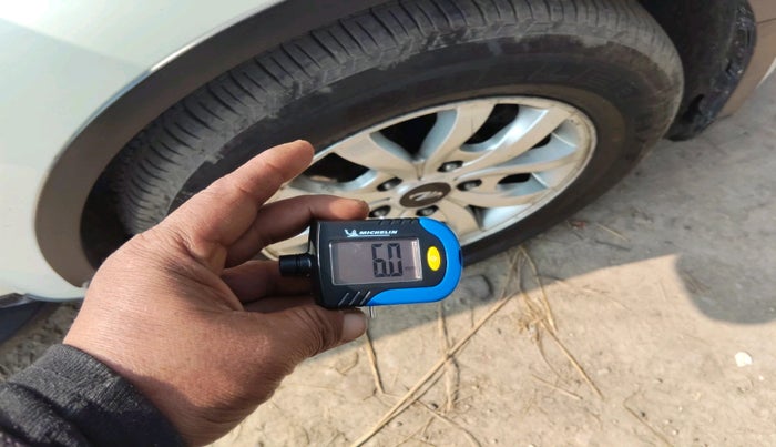 2017 Mahindra XUV500 W10, Diesel, Manual, 2,11,762 km, tyre