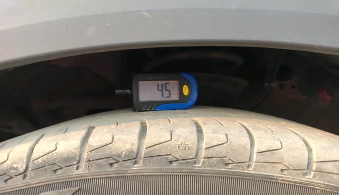 2016 Hyundai Creta SX 1.6 DIESEL, Diesel, Manual, 2,41,057 km, tyre