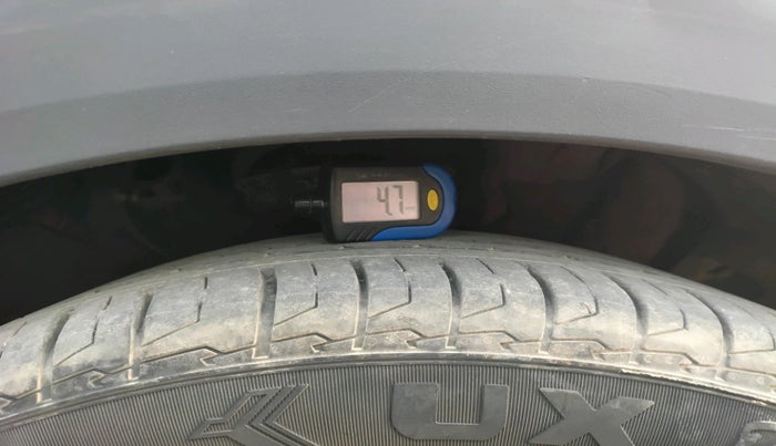 2016 Hyundai Creta SX 1.6 DIESEL, Diesel, Manual, 2,41,057 km, tyre