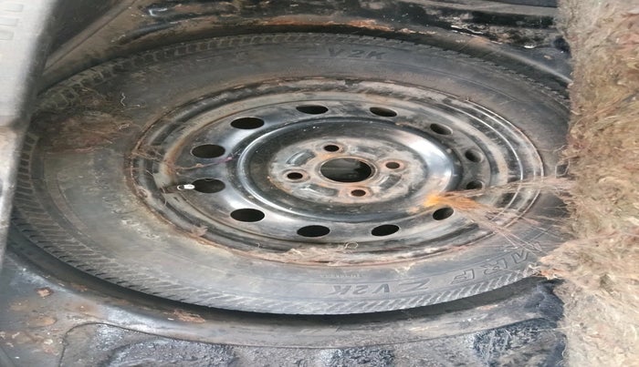 2011 Maruti Swift VDI, Diesel, Manual, 1,14,925 km, tyre