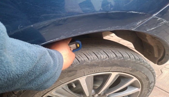 2018 Maruti Ciaz ALPHA  AT 1.5 SHVS PETROL, Petrol, Automatic, 1,37,820 km, tyre