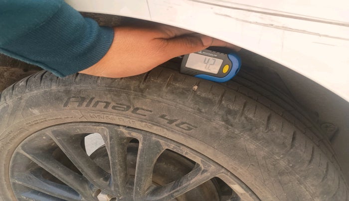 2019 Ford New Figo TITANIUM BLU 1.2 PETROL, Petrol, Manual, 68,920 km, tyre