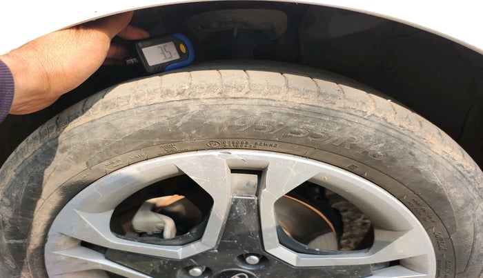 2024 Hyundai NEW I20 Sportz (O) 1.2, Petrol, Manual, 43,090 km, tyre