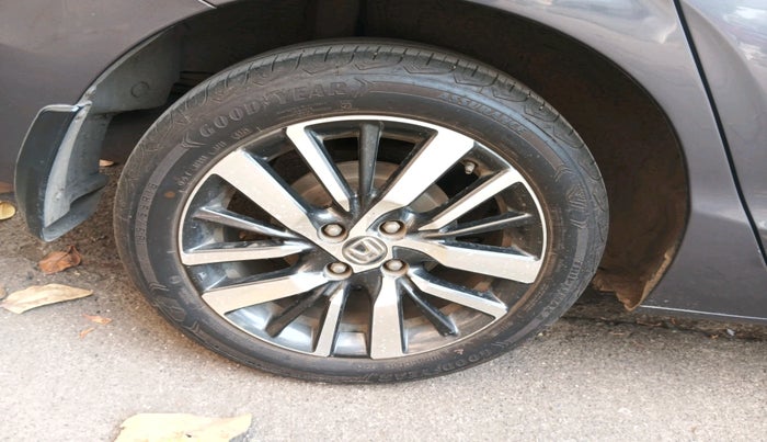 2021 Honda City 1.5L I-VTEC ZX, Petrol, Manual, 44,314 km, tyre