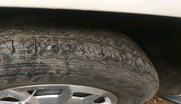 2016 Mahindra TUV300 T6 PLUS, Diesel, Manual, 20,934 km, tyre