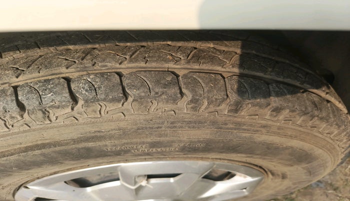 2016 Mahindra TUV300 T6 PLUS, Diesel, Manual, 20,934 km, tyre