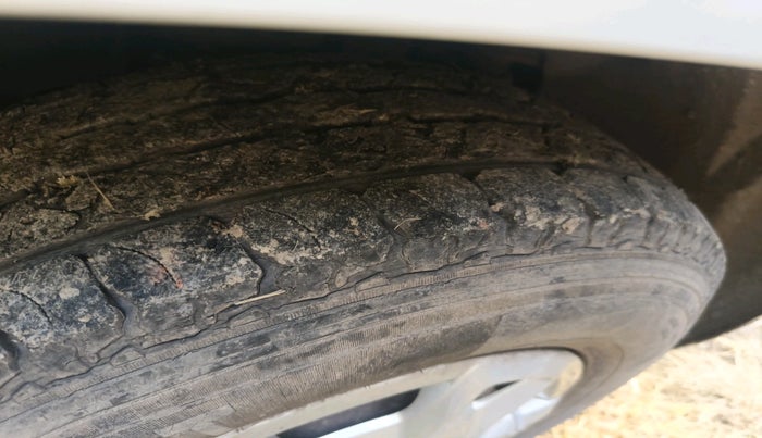 2016 Mahindra TUV300 T6 PLUS, Diesel, Manual, 20,934 km, tyre