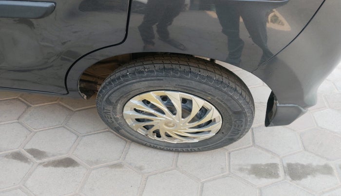 2022 Maruti Alto LXI O, Petrol, Manual, 25,345 km, tyre