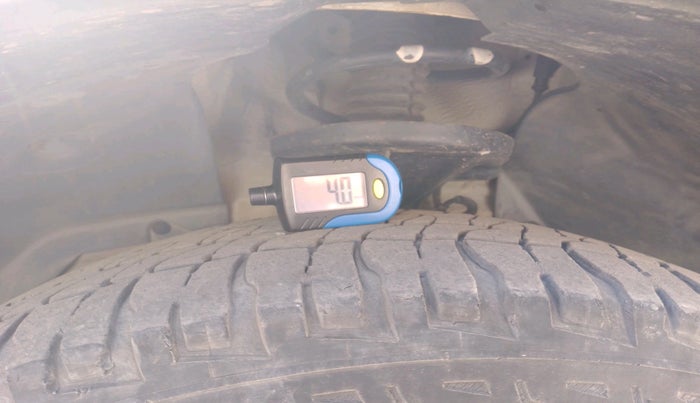 2015 Mahindra XUV500 W6, Diesel, Manual, 76,895 km, tyre