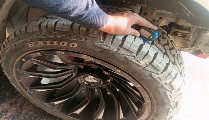 2023 Mahindra Thar LX HARD TOP 4WD MT, Diesel, Manual, 22,381 km, tyre