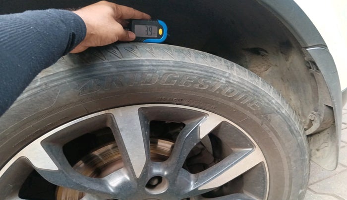 2018 Mahindra XUV500 W11 AT, Diesel, Automatic, 73,607 km, tyre