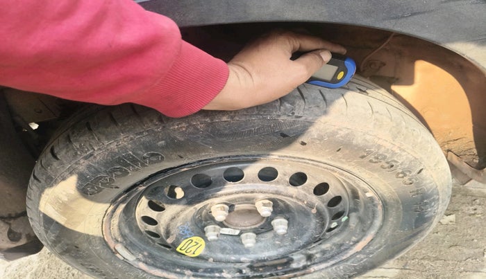 2021 Hyundai VENUE SX 1.5 CRDI, Diesel, Manual, 1,00,421 km, tyre