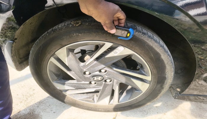 2023 Hyundai NEW I20 ASTA (O) 1.2 MT, Petrol, Manual, 19,680 km, tyre