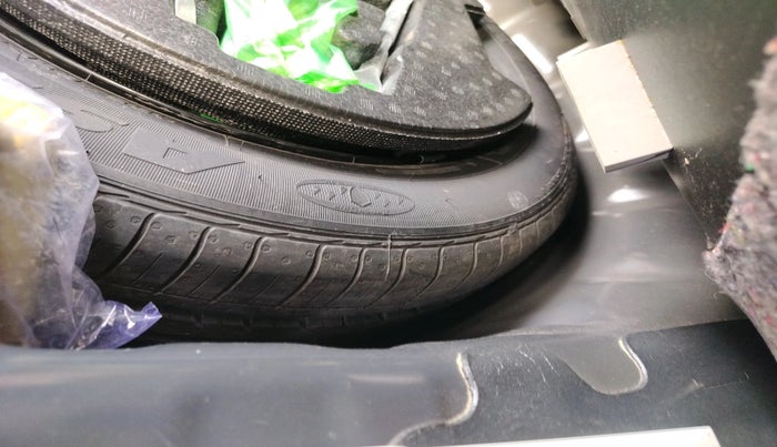 2021 Maruti Ciaz ALPHA  AT 1.5 SHVS PETROL, Petrol, Automatic, 24,717 km, tyre