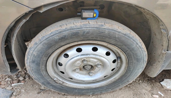 2013 Maruti Wagon R 1.0 LXI CNG, Petrol, Manual, 94,374 km, tyre