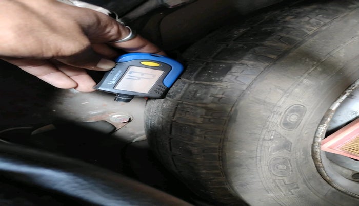 2013 Maruti Wagon R 1.0 LXI CNG, Petrol, Manual, 94,374 km, tyre