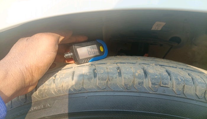 2024 Toyota RUMION S CNG , Petrol, Manual, 9,376 km, tyre