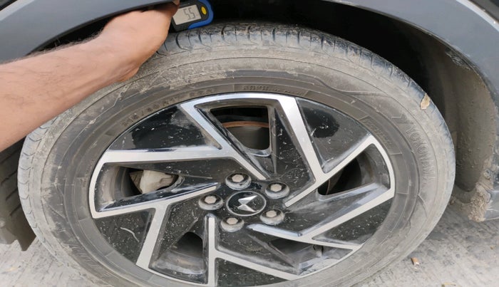 2023 Mahindra XUV300 W6 1.5 Diesel, Diesel, Manual, 74,289 km, tyre