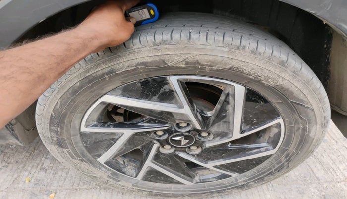 2023 Mahindra XUV300 W6 1.5 Diesel, Diesel, Manual, 74,289 km, tyre