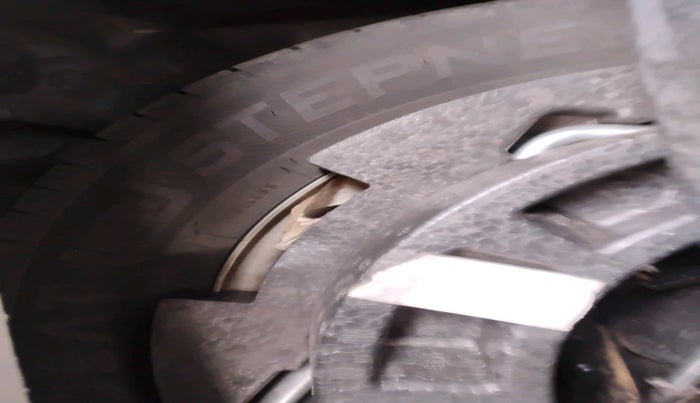 2023 Mahindra XUV300 W6 1.5 Diesel, Diesel, Manual, 74,289 km, tyre