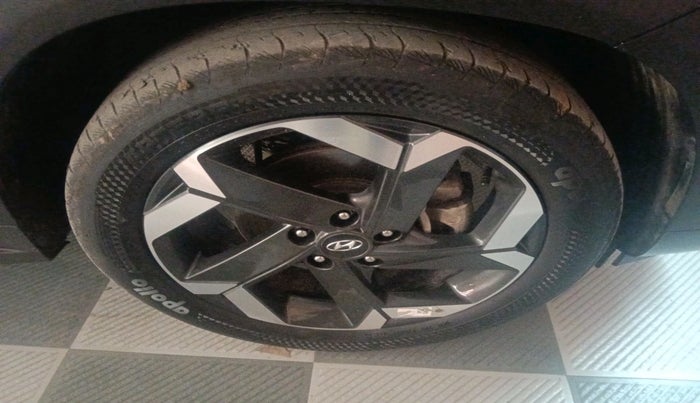 2021 Hyundai ALCAZAR 1.5 SIGNATURE (O) AT 6STR, Diesel, Automatic, 65,236 km, tyre