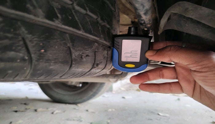 2016 Maruti Ertiga VXI, Petrol, Manual, 30,521 km, tyre