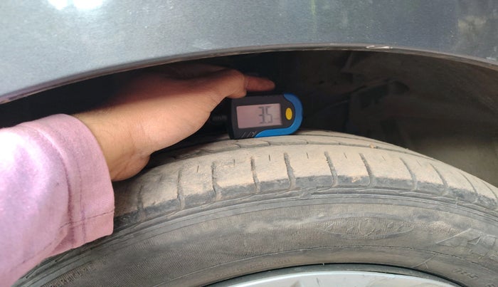 2016 Maruti Ertiga VXI, Petrol, Manual, 30,521 km, tyre