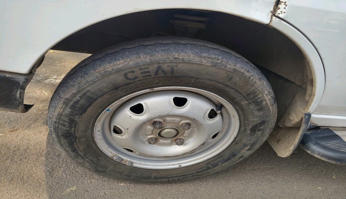 2019 Maruti Eeco 5 STR WITH A/C+HTR, Petrol, Manual, 1,71,180 km, tyre