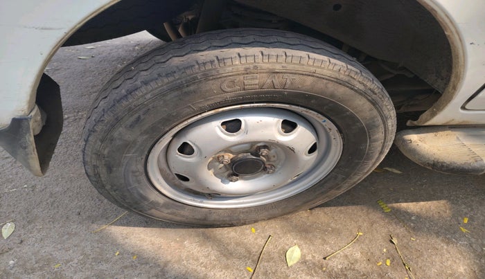 2019 Maruti Eeco 5 STR WITH A/C+HTR, Petrol, Manual, 1,71,180 km, tyre